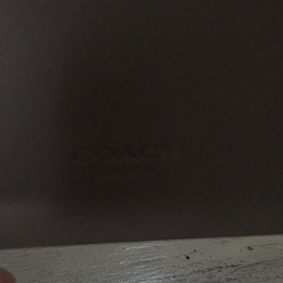 iPad 2-3 Coach cover very nice condition - Picture 3 of 3